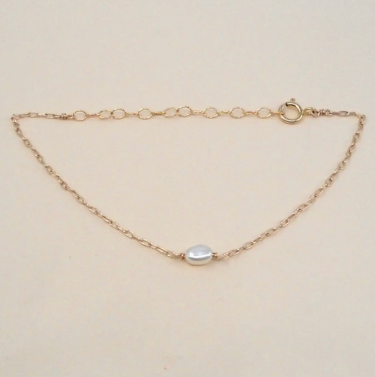 Poppy Pearl Bracelet