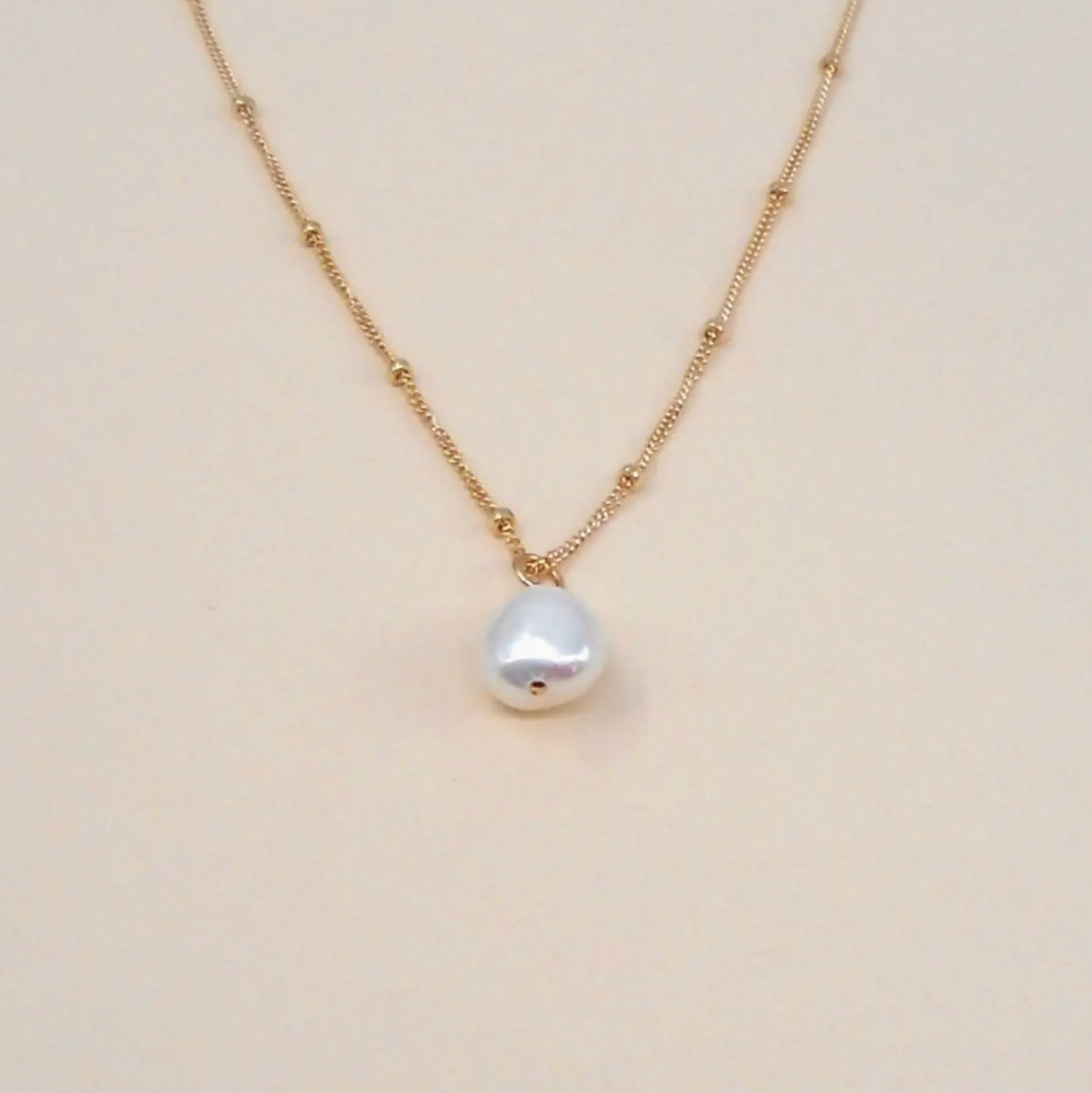 Dotted Pearl Necklace