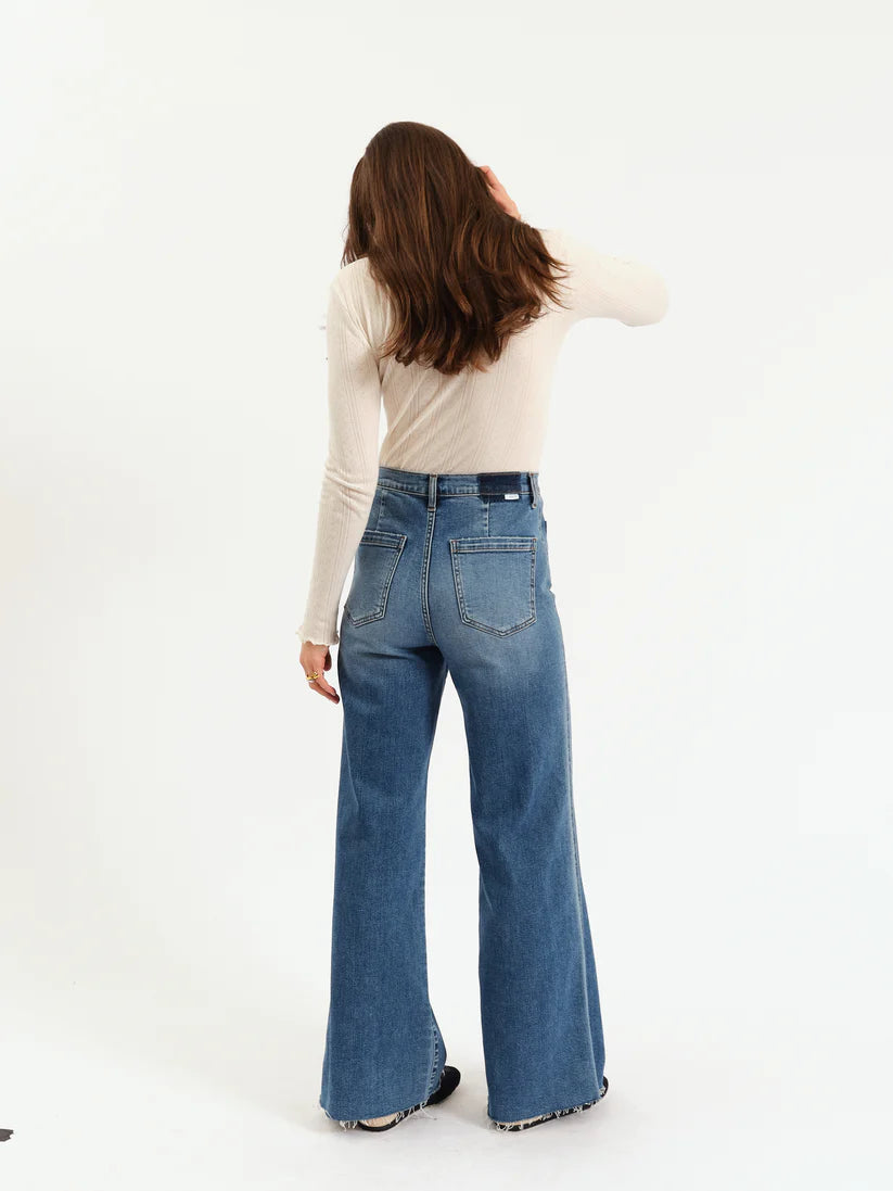 Far Out Fashion Pocket