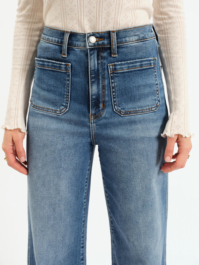 Far Out Fashion Pocket