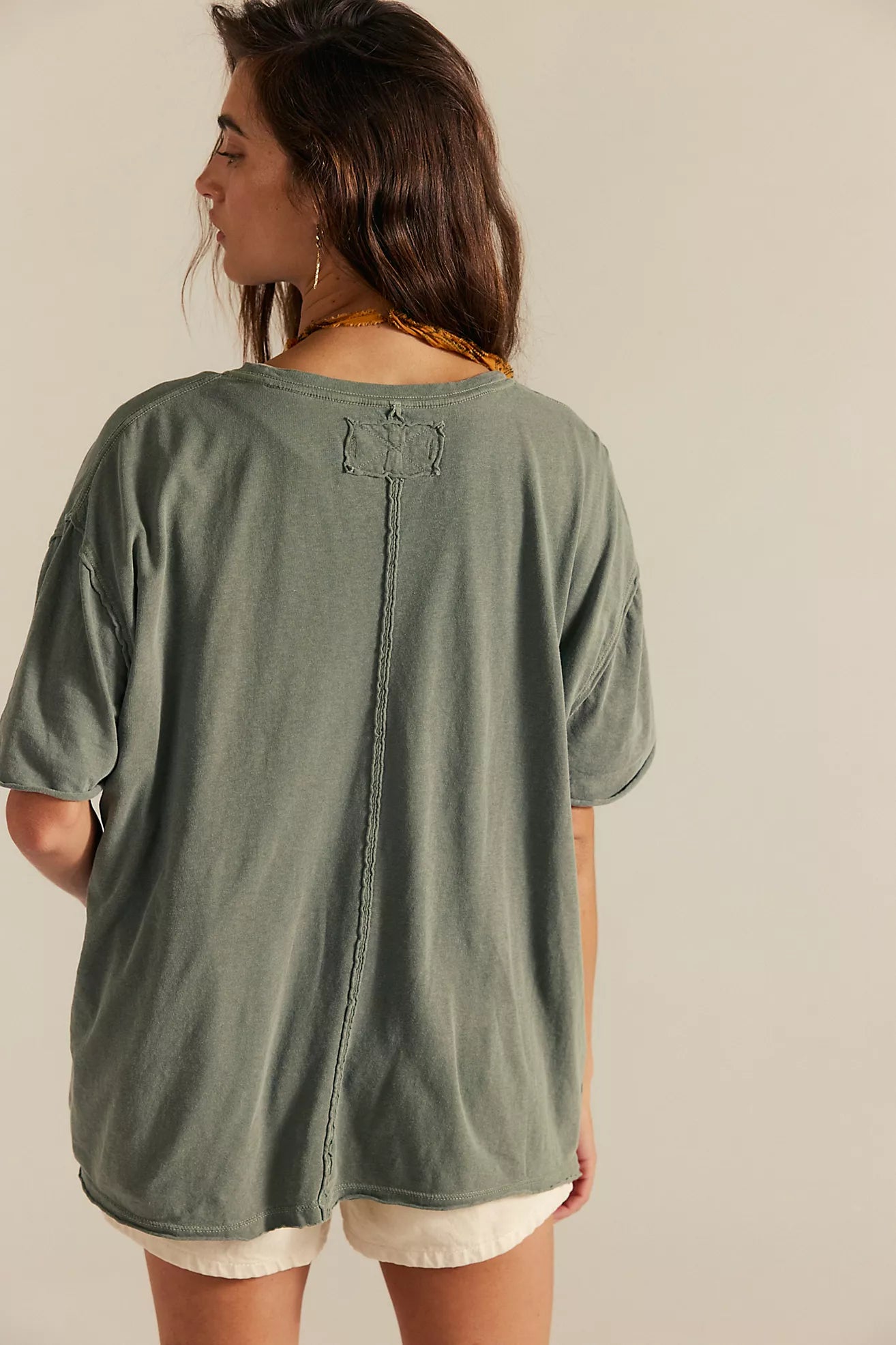 Nina Tee